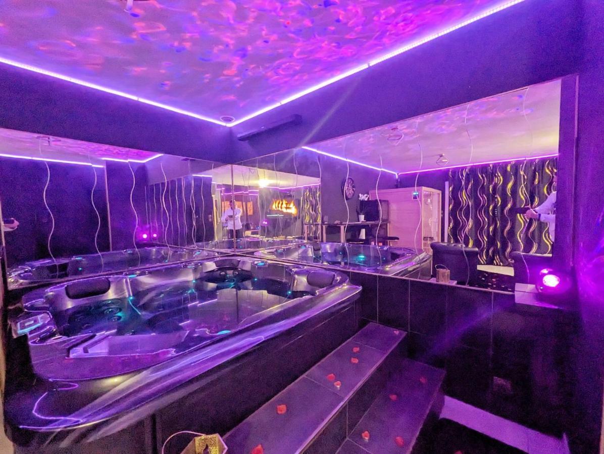 La Gold Room Jacuzzi & Sauna Prive بيربينيو المظهر الخارجي الصورة