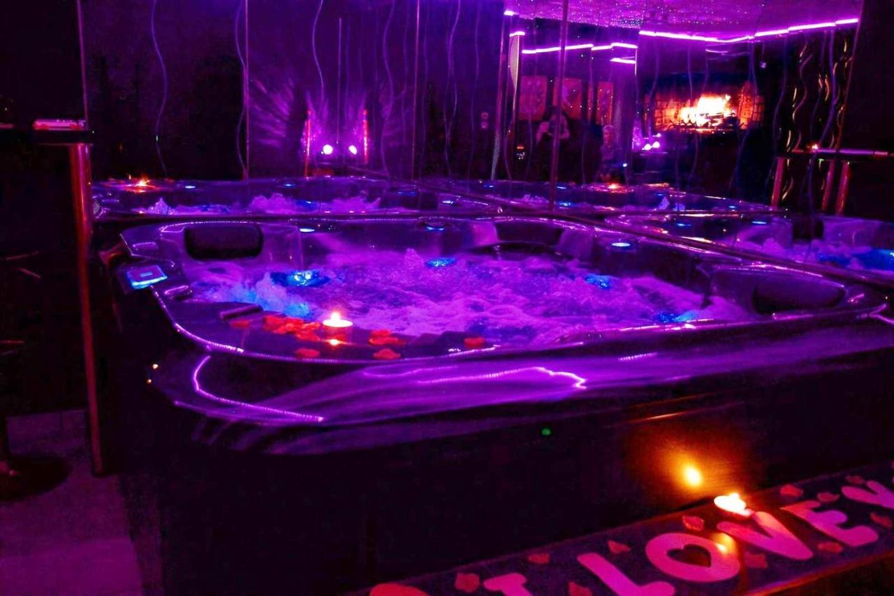 La Gold Room Jacuzzi & Sauna Prive بيربينيو المظهر الخارجي الصورة