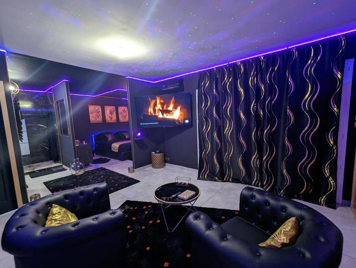 La Gold Room Jacuzzi & Sauna Prive بيربينيو المظهر الخارجي الصورة